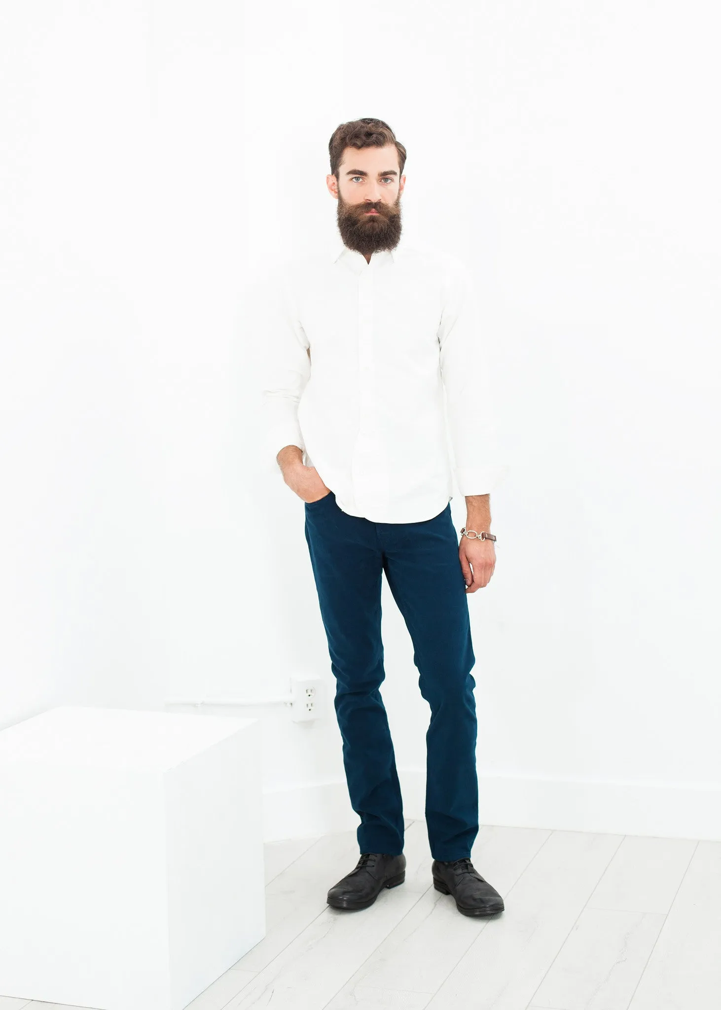 Alex Twill Pant in Mariner - A Stylish and Fashionable Choice