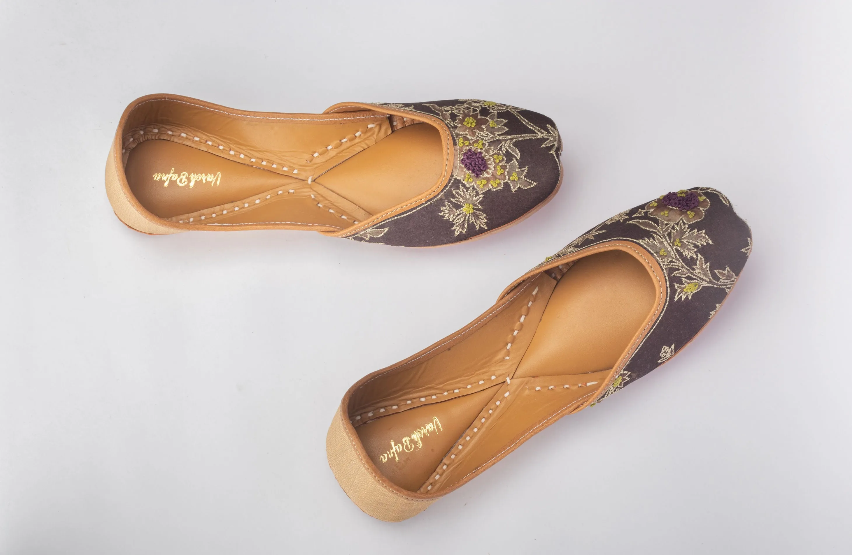Brown Hand embroidered Juttis