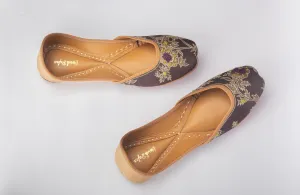 Brown Hand embroidered Juttis