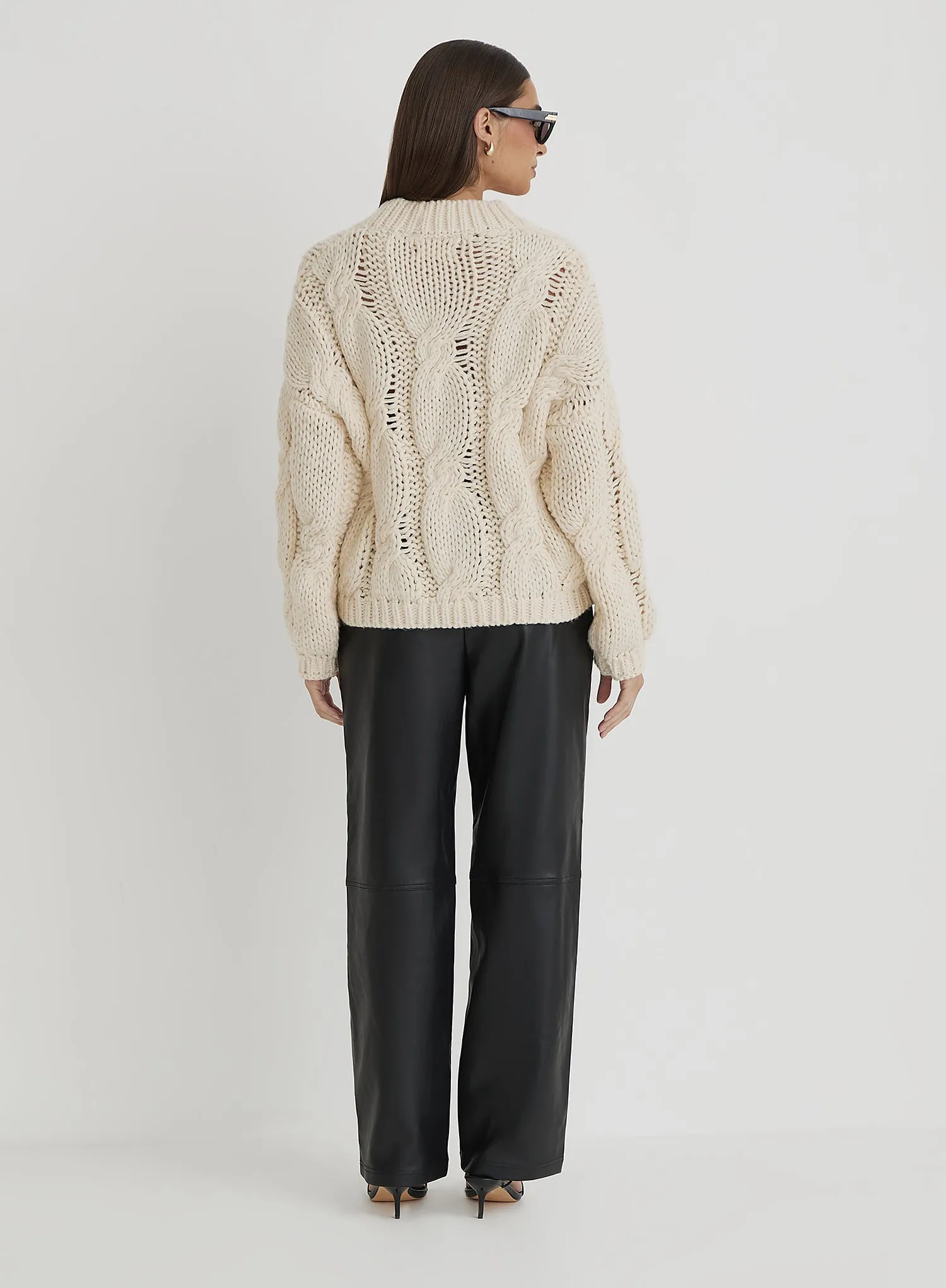 Cream Oversized Cable Knit Jumper- Beanie