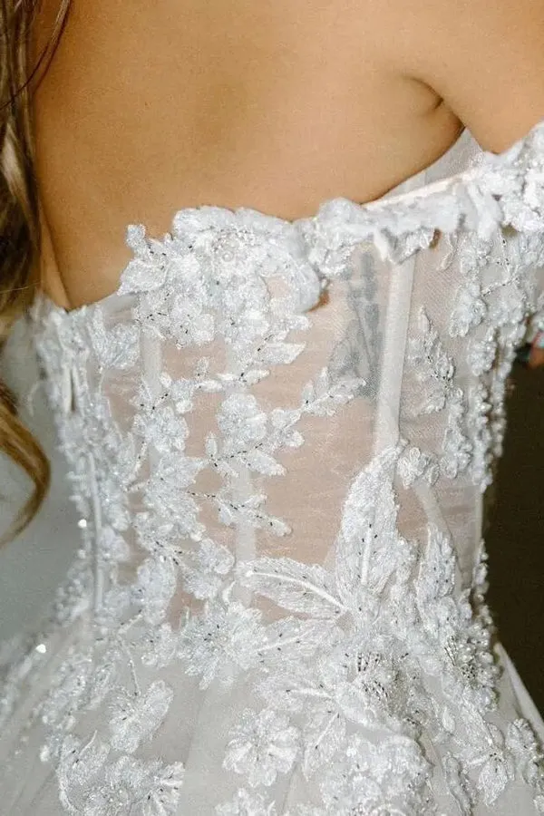 Luolandi A Line Off the Shoulder Appliques Long Wedding Dresses Bridal Gown Beautiful