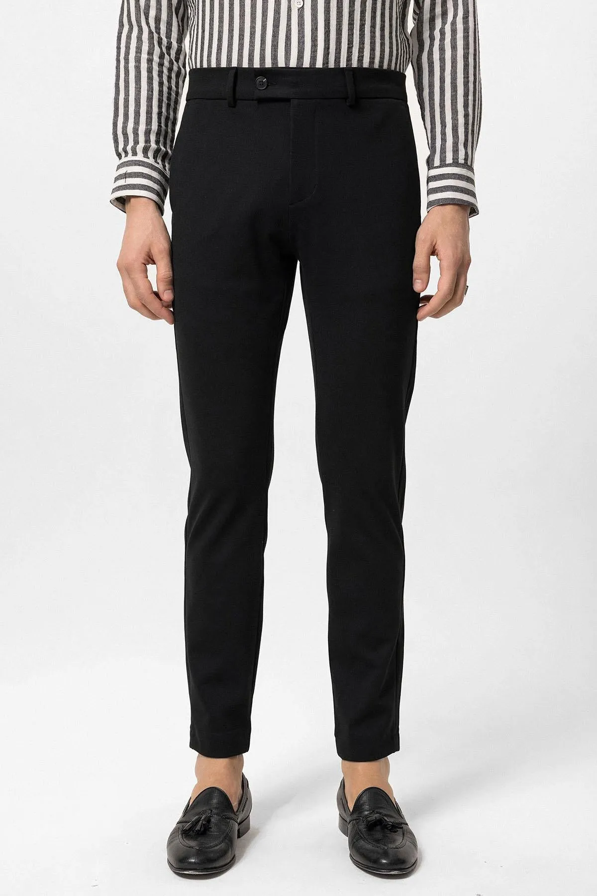 Men's Black High-Waisted Buckle Detail Relaxed Fit  Pants - Wessi