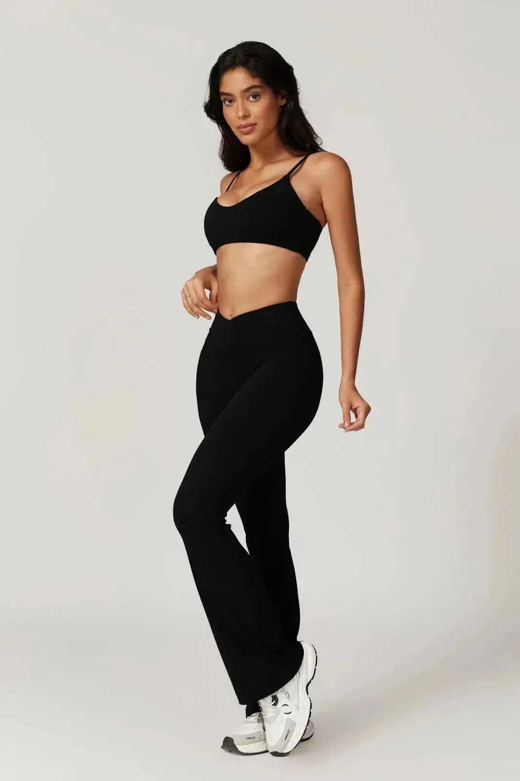 Palmira – U-neckline – Sports bra & flared leggings set