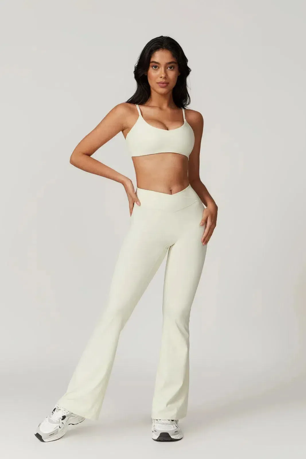 Palmira – U-neckline – Sports bra & flared leggings set