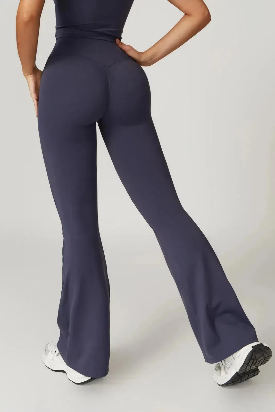 Palmira – U-neckline – Sports bra & flared leggings set