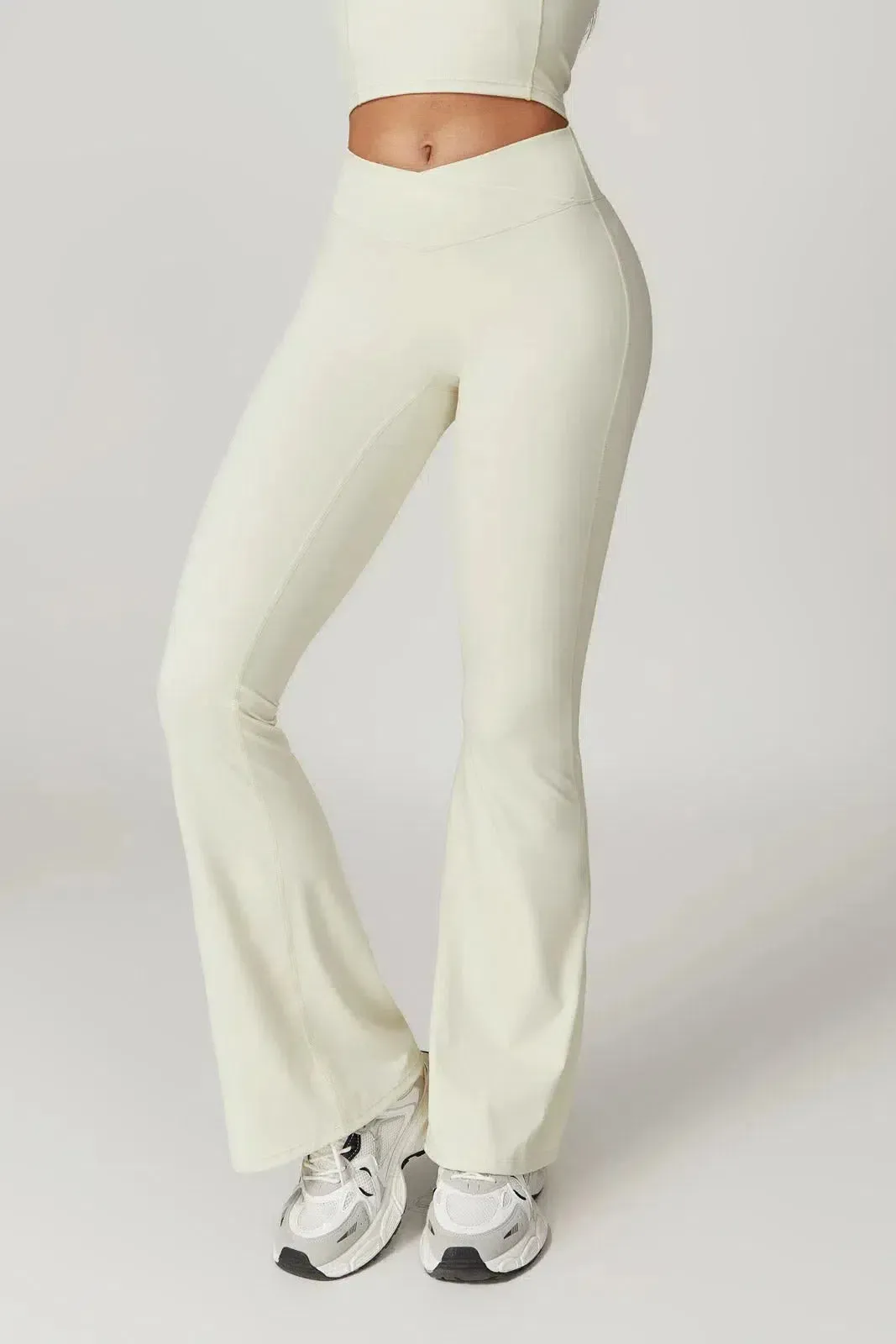 Palmira – U-neckline – Sports bra & flared leggings set
