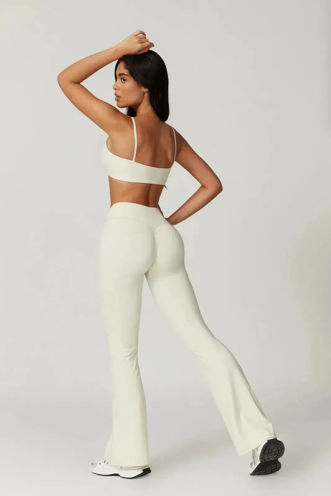 Palmira – U-neckline – Sports bra & flared leggings set