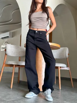 Straight - Classic Black Relaxed Fit Jeans.