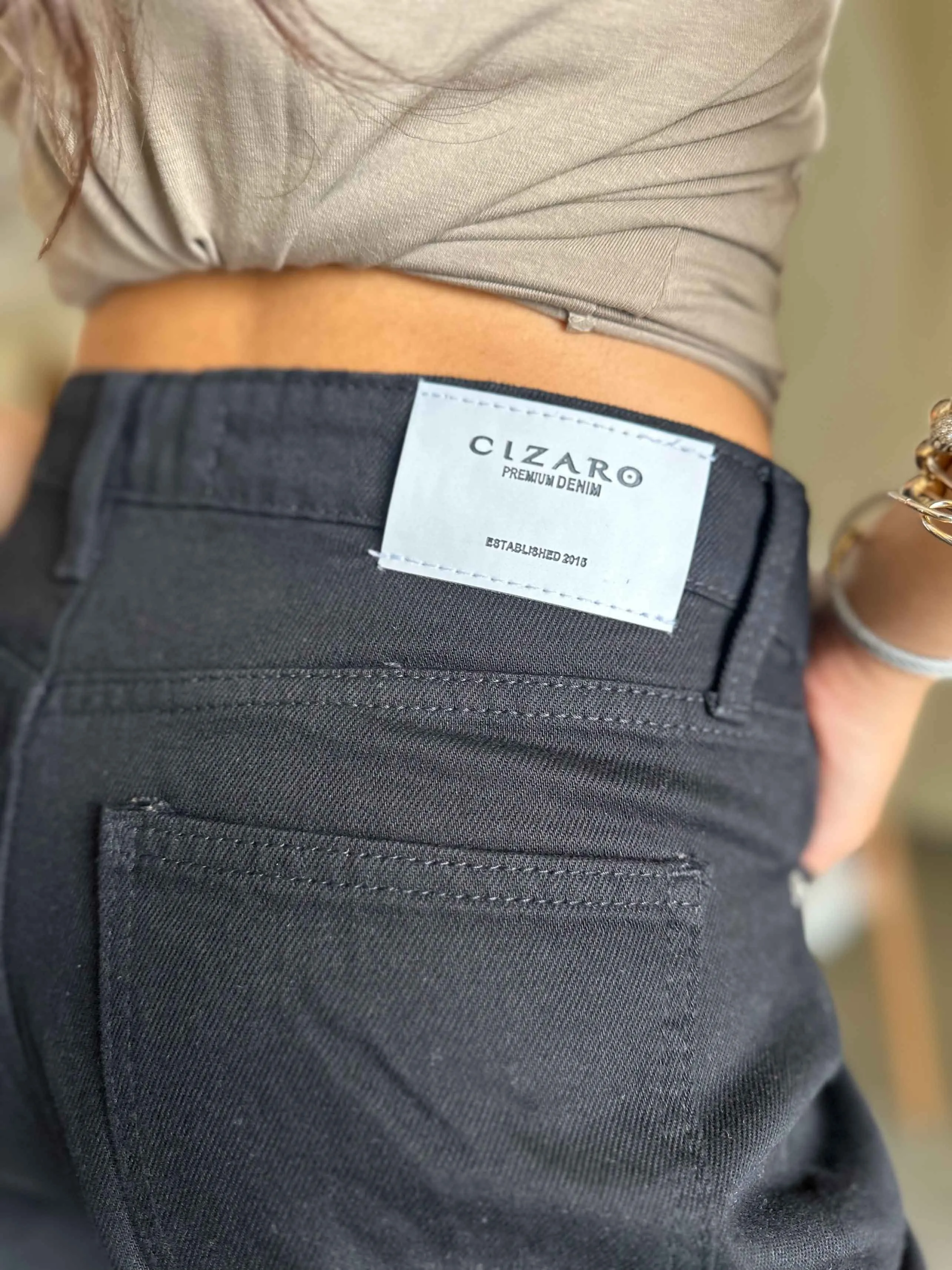 Straight - Classic Black Relaxed Fit Jeans.